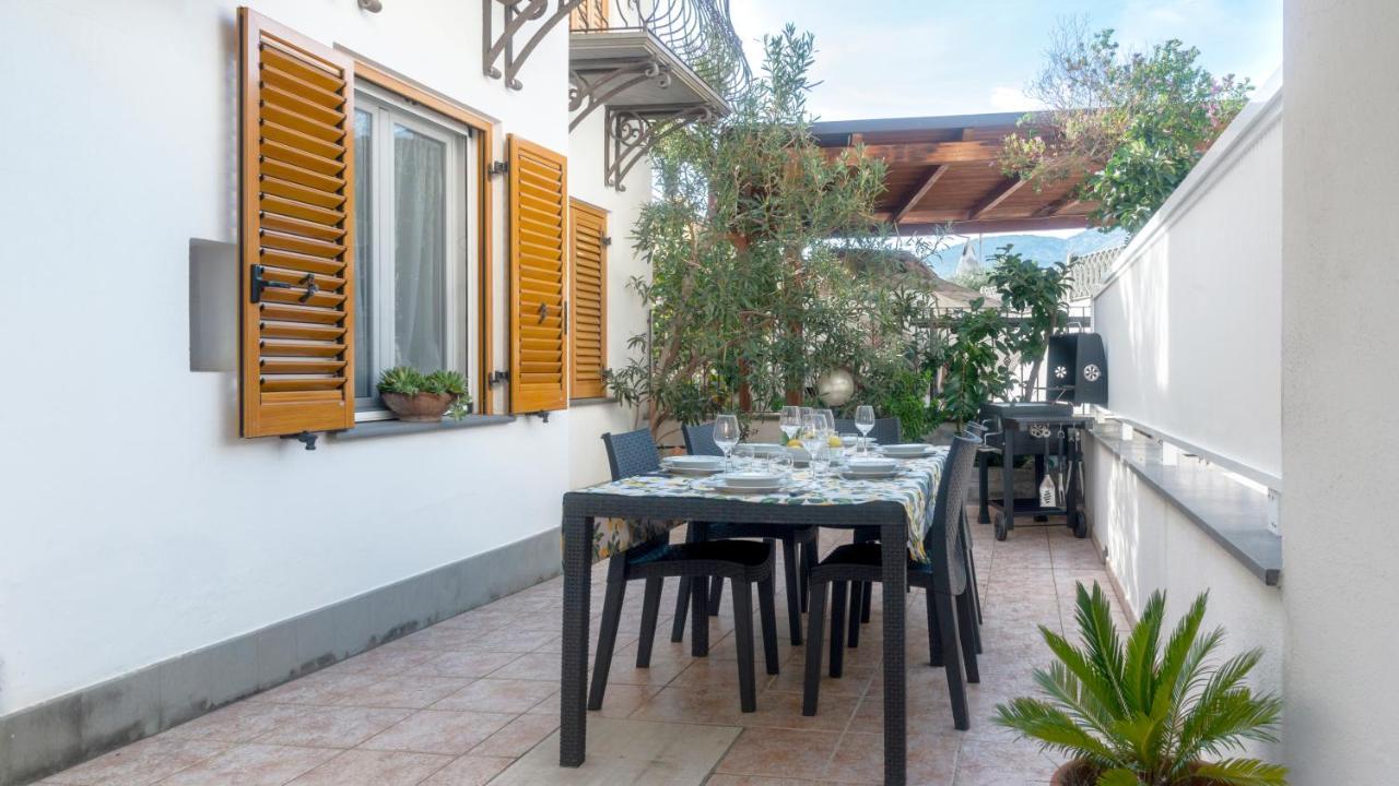 Oasi In Centro - Cala Gonone Apartman Kültér fotó